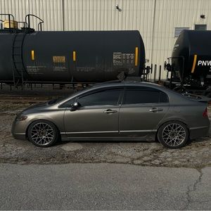 Meet your Posher, Derek